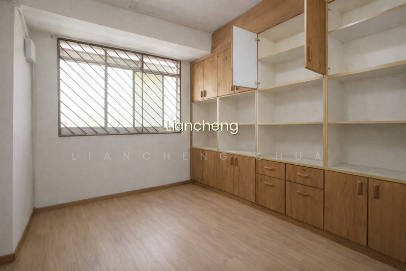 374 BUKIT BATOK STREET 31 photo 2