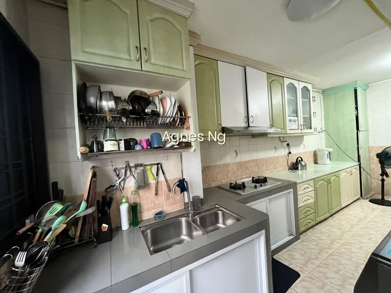 158 WOODLANDS STREET 13 image 1 of 8