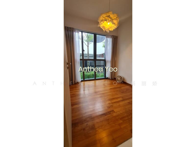 SOPHIA HILLS photo 3