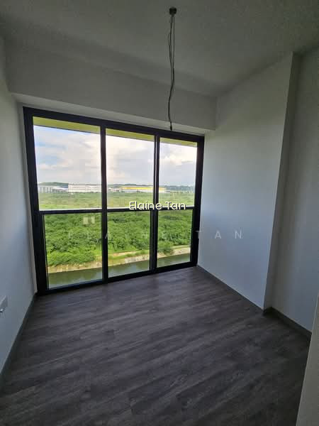 RIVERFRONT RESIDENCES photo 3