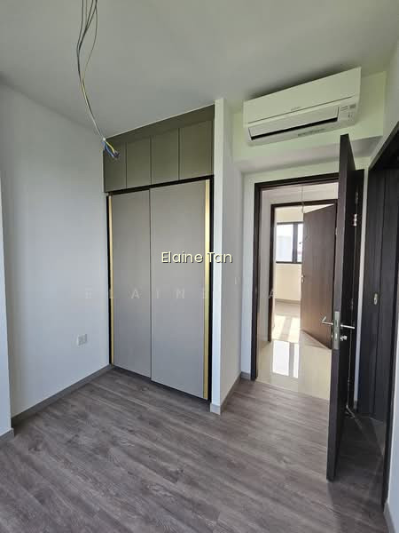 RIVERFRONT RESIDENCES photo 4