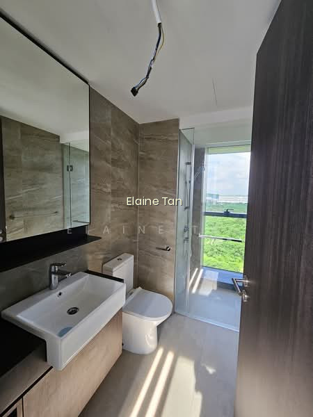 RIVERFRONT RESIDENCES photo 5