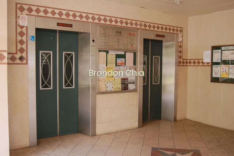 249 COMPASSVALE ROAD photo 5