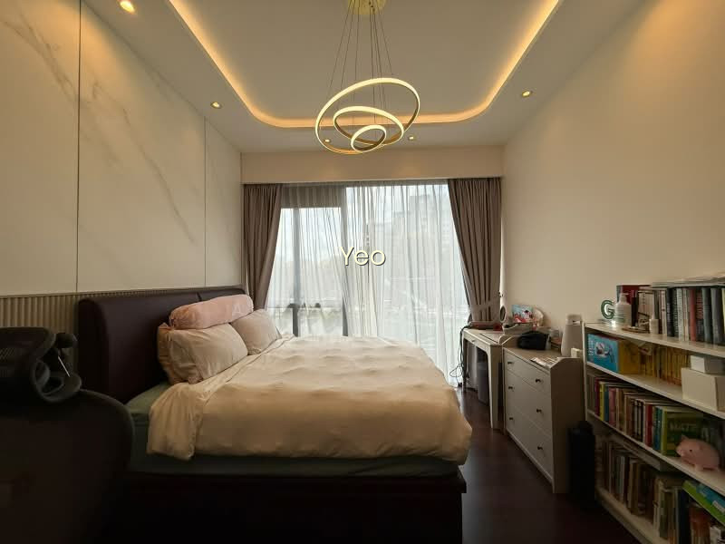 LEEDON GREEN photo 3
