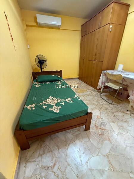 215 SERANGOON AVENUE 4 image 1 of 10