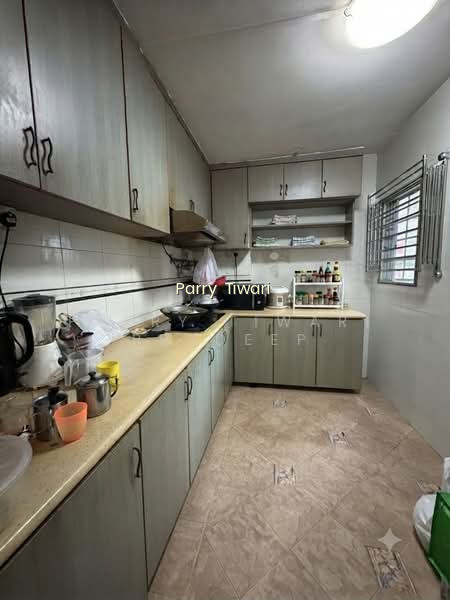 312 SEMBAWANG DRIVE photo 2