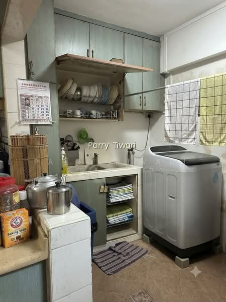 312 SEMBAWANG DRIVE photo 5