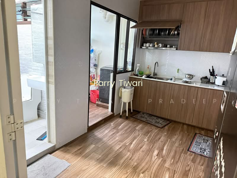 109 WHAMPOA ROAD photo 3