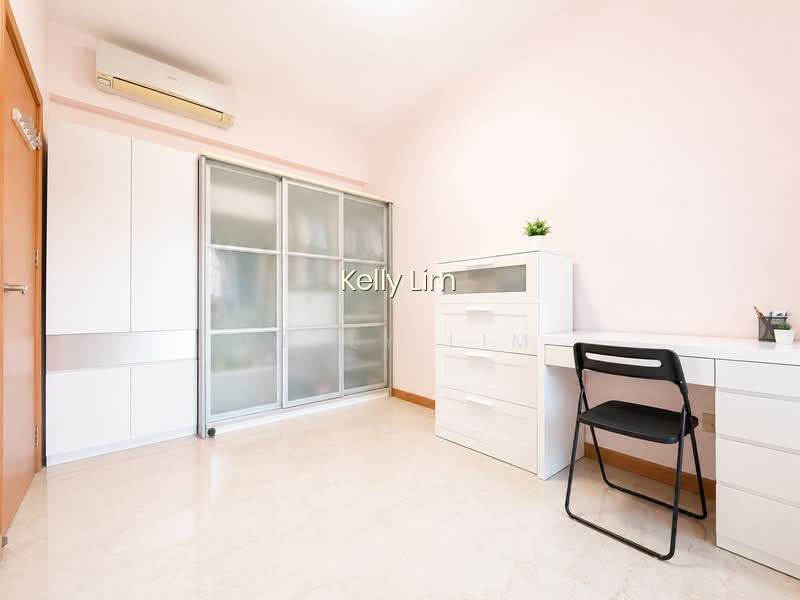 SUMMERHILL photo 5