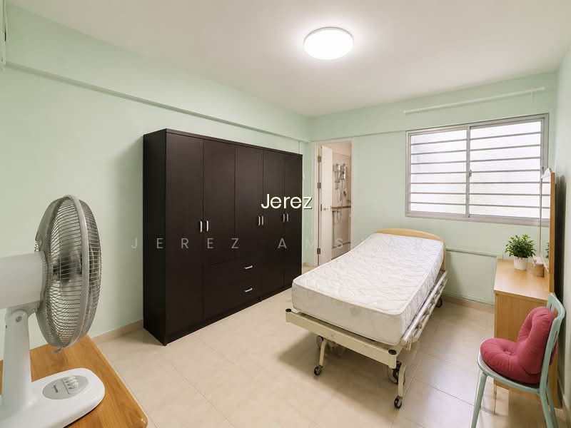 225 BUKIT BATOK CENTRAL photo 4
