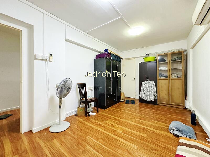 477 TAMPINES STREET 43 image 1 of 10