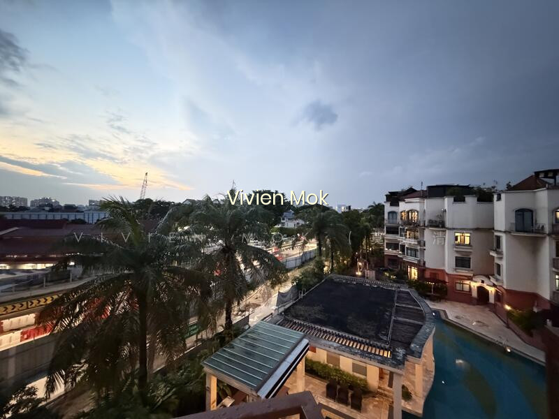 FAIRMOUNT CONDO photo 2