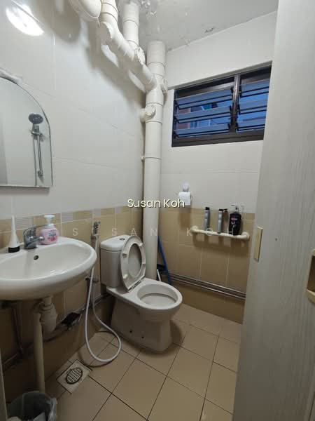 124 MARSILING RISE photo 4