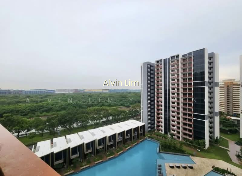 RIVERFRONT RESIDENCES photo 4