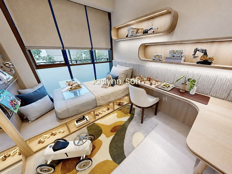 RARE FREEHOLD 4 BEDDER NEXT TO MRT & 1KM TO TEMASEK PRIMARY photo 3
