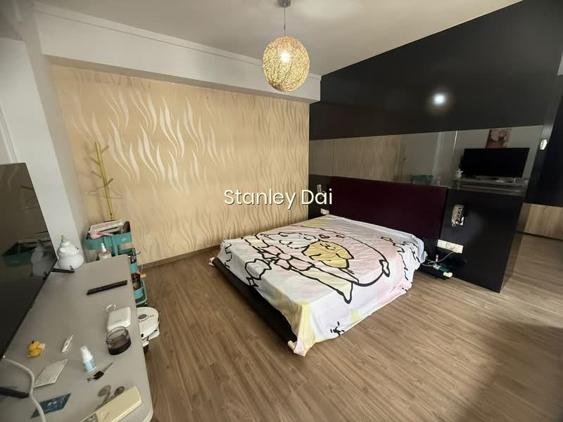 493D TAMPINES STREET 43 image 1 of 10