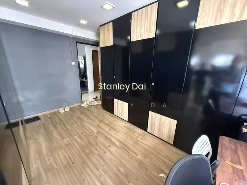 493D TAMPINES STREET 43 photo 3