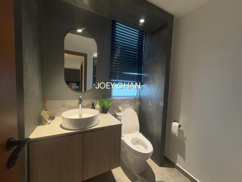 FREEHOLD PENTHOUSE 5 ROOMS TASTEFULLY RENOVATED NEAR STEVENS MRT photo 5