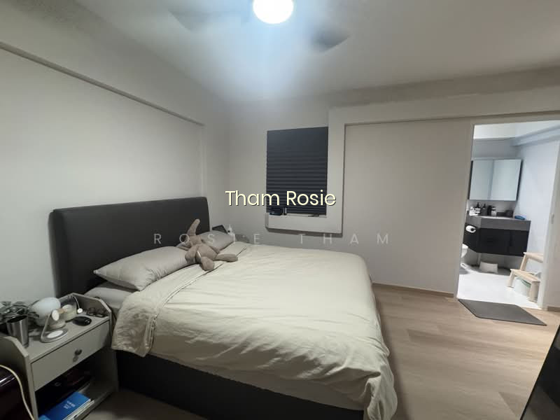 156 RIVERVALE CRESCENT photo 3