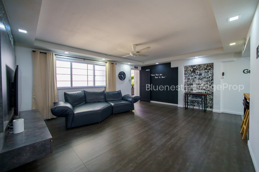420 WOODLANDS STREET 41 image 1 of 10