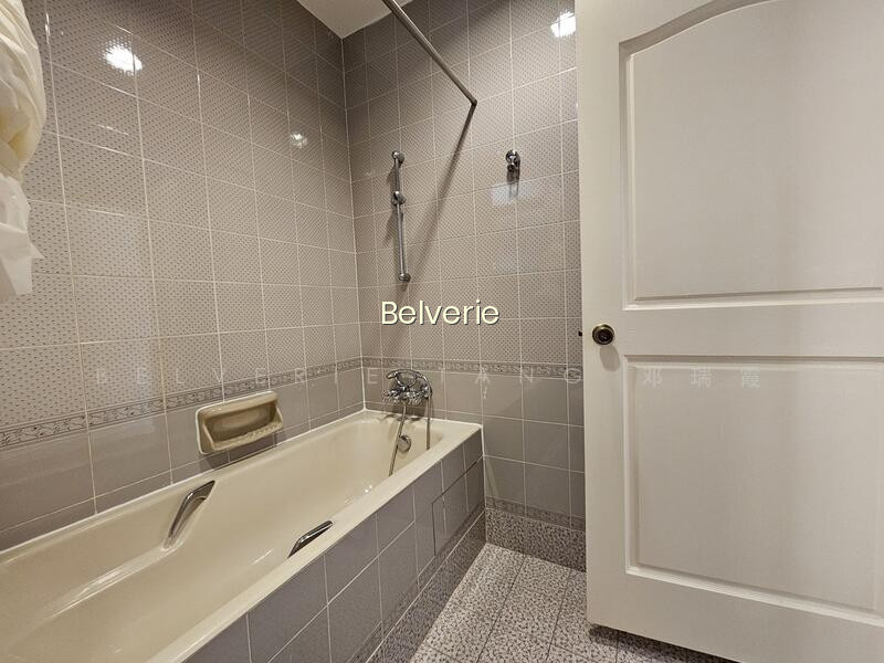 LEONIE CONDOTEL photo 4