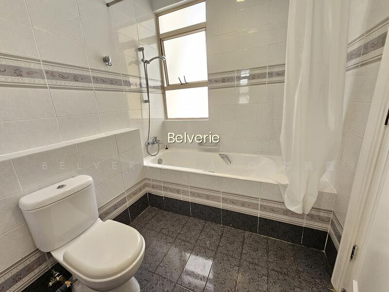 LEONIE CONDOTEL photo 6