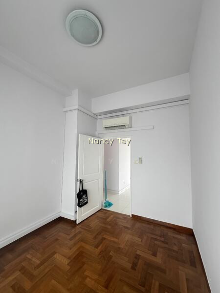 HARBOUR VIEW TOWERS image 1 of 10