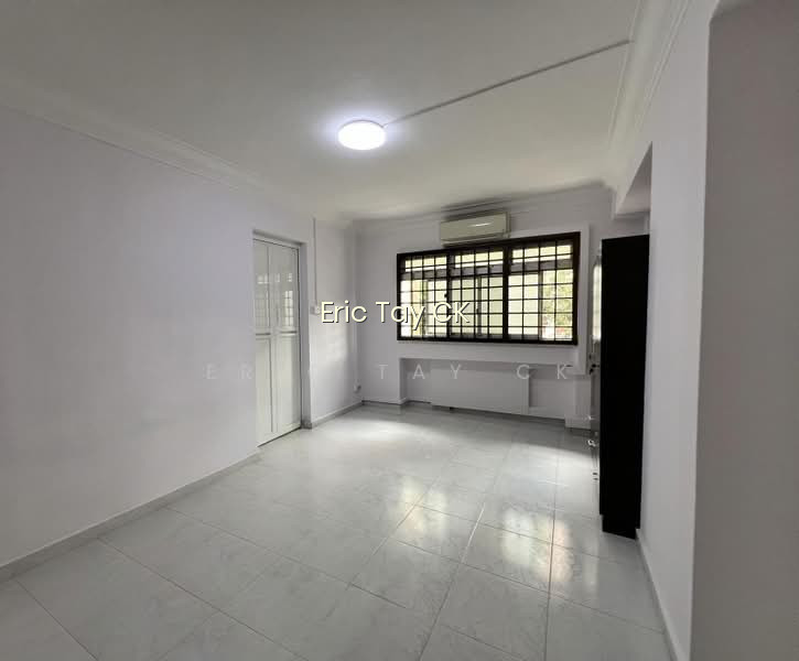 316 TAMPINES STREET 33 photo 2