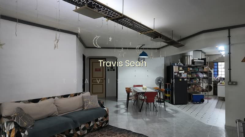 304 SERANGOON AVENUE 2 photo 3