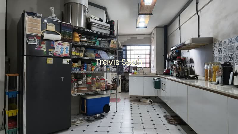 304 SERANGOON AVENUE 2 photo 4