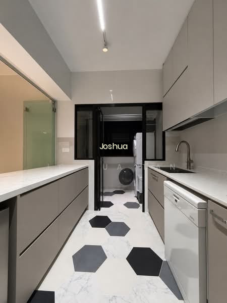 110B BIDADARI PARK DRIVE image 1 of 7