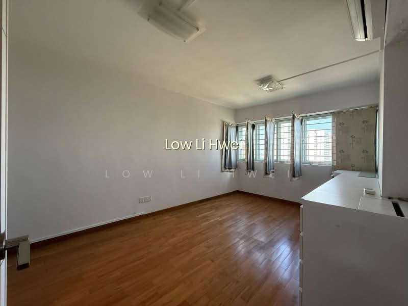 710 ANG MO KIO AVE 8 photo 2