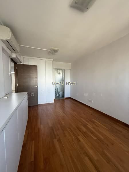 710 ANG MO KIO AVE 8 photo 3