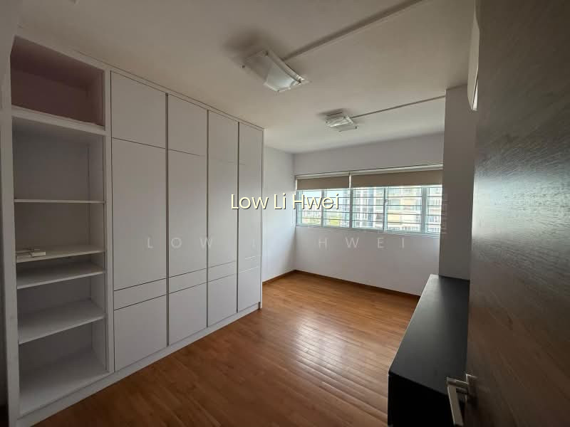 710 ANG MO KIO AVE 8 photo 4
