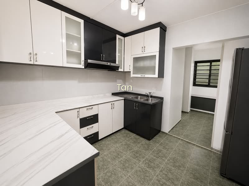 892A WOODLANDS DRIVE 50 image 1 of 3