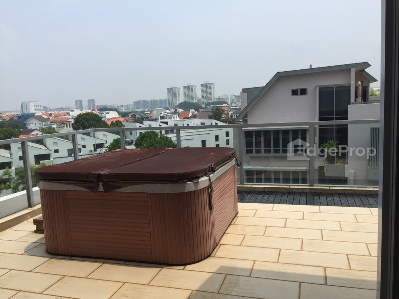 BREEZE BY THE EAST photo 2