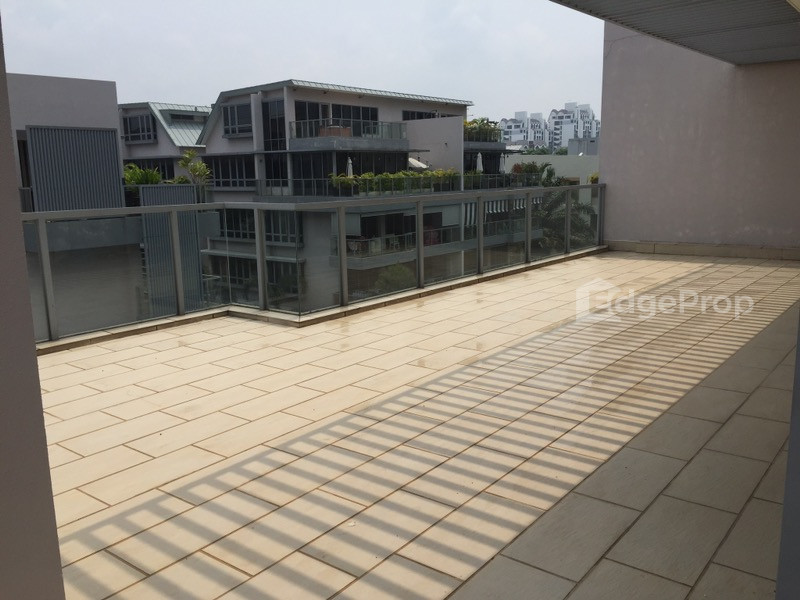 BREEZE BY THE EAST photo 3
