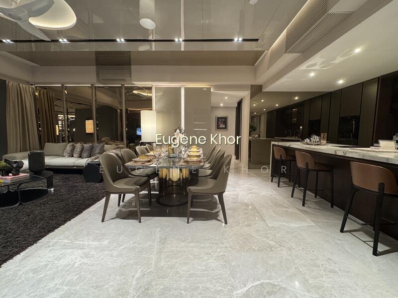 THE ONLY FREEHOLD IN CENTRAL DOWNTOWN!!!! VERY RARE!!! photo 2