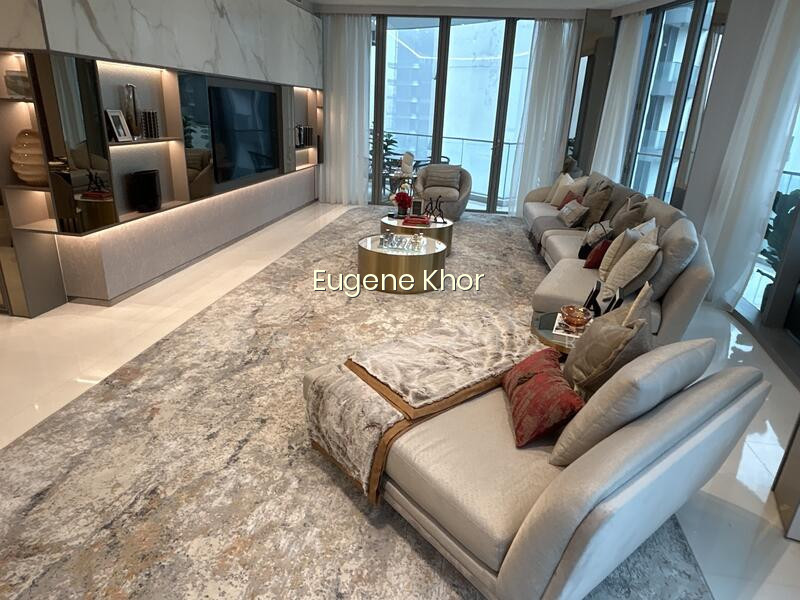 !!! CENTRALLY LOCATED !!! LUXURY LIVING !!! RARE AND PRESTIGIOUS !!! image 1 of 6