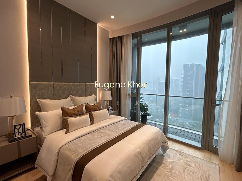 !!! CENTRALLY LOCATED !!! LUXURY LIVING !!! RARE AND PRESTIGIOUS !!! photo 3