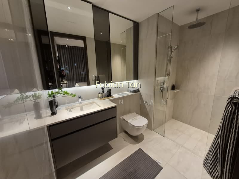 DISCOUNTED FREEHOLD photo 2