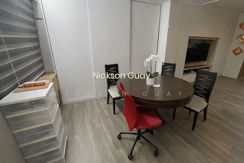 233 COMPASSVALE WALK photo 3