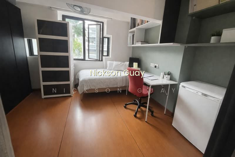 233 COMPASSVALE WALK photo 4