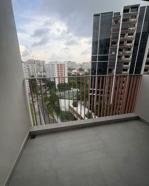 RIVERFRONT RESIDENCES photo 4