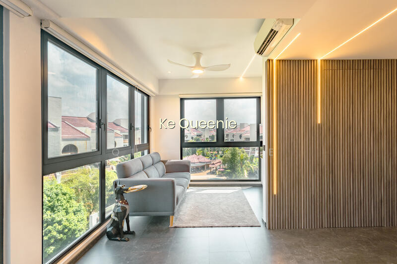 FREEHOLD - SPACIOUS - MRT - SUPER UNDERVALUED photo 4