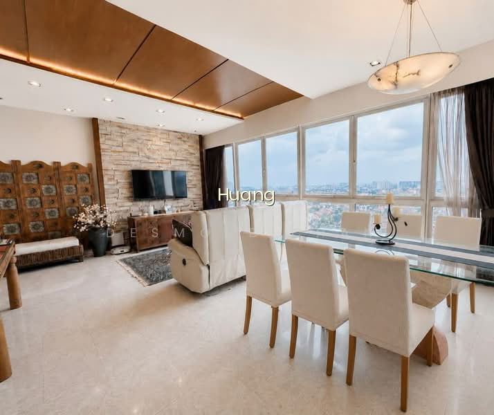 GOLDENHILL PARK CONDO image 1 of 7