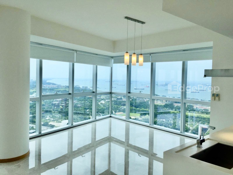 MARINA BAY RESIDENCES photo 3