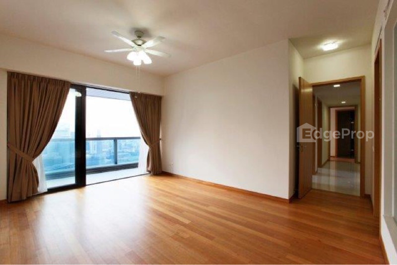 MARINA BAY RESIDENCES photo 4