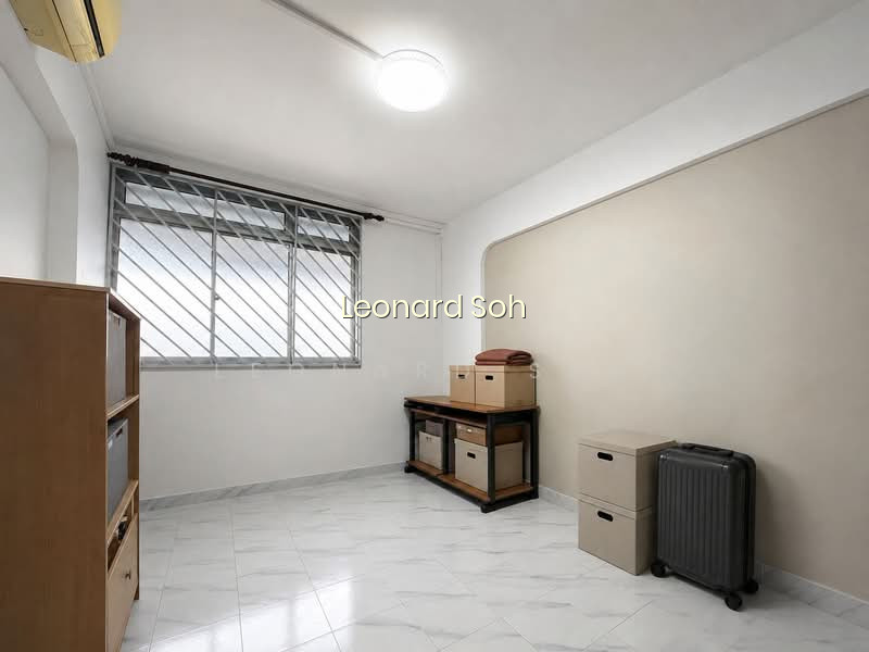 329 SERANGOON AVENUE 3 photo 4