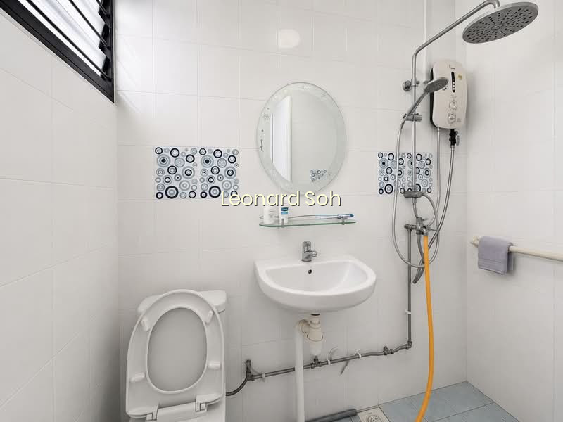 329 SERANGOON AVENUE 3 photo 6